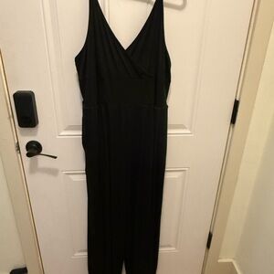 Cider V-Neck Sleeveless Jumpsuit